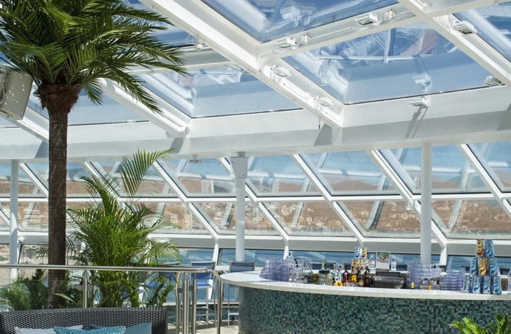 Лайнер Spectrum Of The Seas, компании Royal Caribbean International. Фото 1